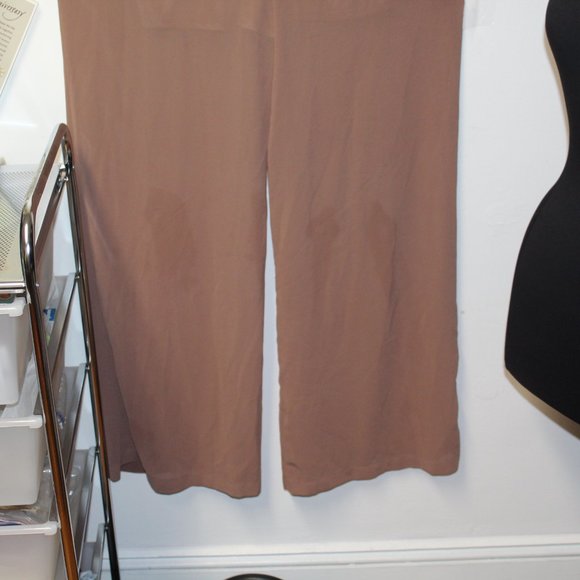 Miss Avenue Mocha V Neck Jumpsuit Medium NWT - Picture 13 of 13